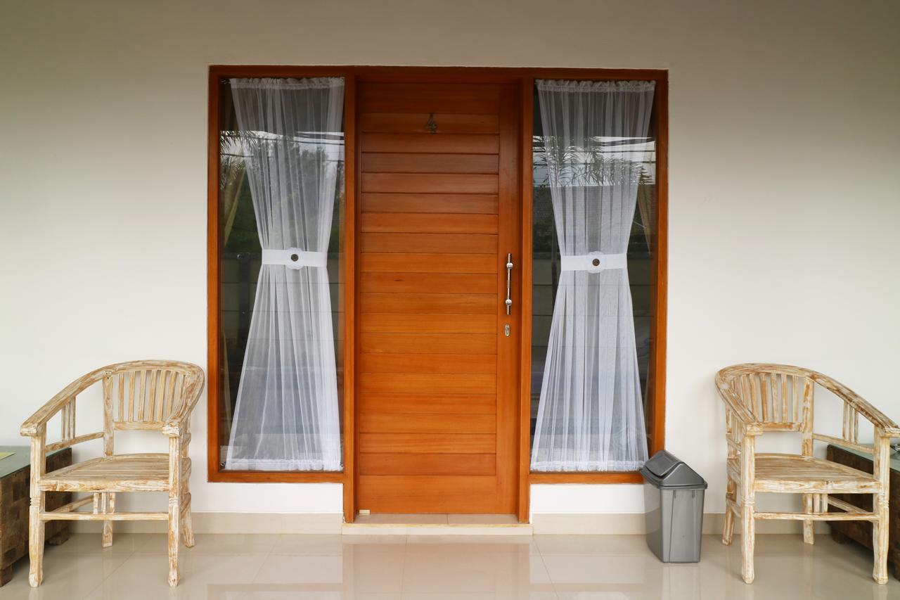 Aghasvina Guest House Canggu Extérieur photo